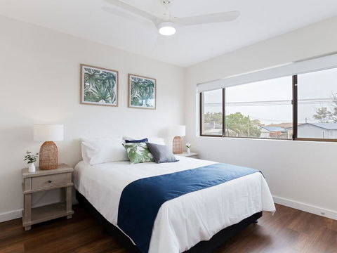 3 'Bangalee' 41 Soldiers Point Rd - Fantastic Waterfront Unit With Pool, WIFI & Chromecast - Accommodation Port Macquarie 3