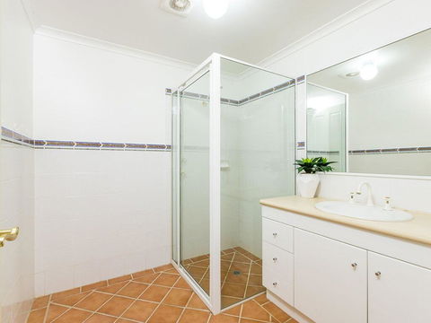 3 'Peninsula Waters', 2-4 Soldiers Point Rd - Beautiful Air Conditioned Unit With Pool, Lift & WIFI - Accommodation Port Macquarie 2