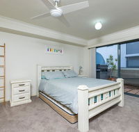 3 'Peninsula Waters' 2-4 Soldiers Point Rd - Beautiful Air Conditioned Unit with Pool Lift  WIFI - Accommodation Port Macquarie