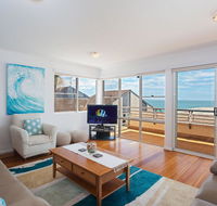 3 'The Clippers' 131 Soldiers Point Road - fabulous waterfront unit - Accommodation Port Macquarie