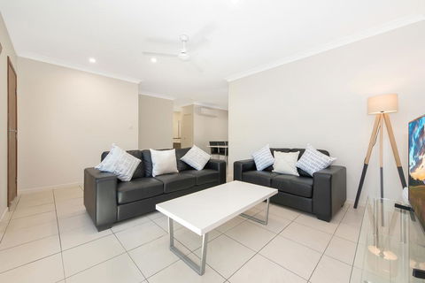 3 Bedroom Central Home - Accommodation Port Macquarie 1