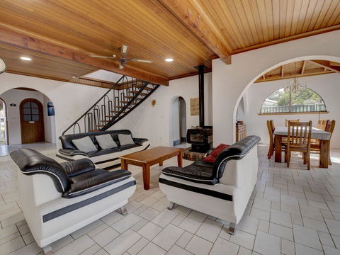 31 Rest Point Absolute Waterfront With Jetty - Accommodation Port Macquarie 2