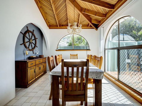 31 Rest Point Absolute Waterfront With Jetty - Accommodation Port Macquarie 1