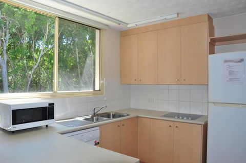 32/15 Rainbow Shores - Unit Overlooking Bushland With Shared Swimming Pool, Spa And Tennis Court - Accommodation Port Macquarie 2
