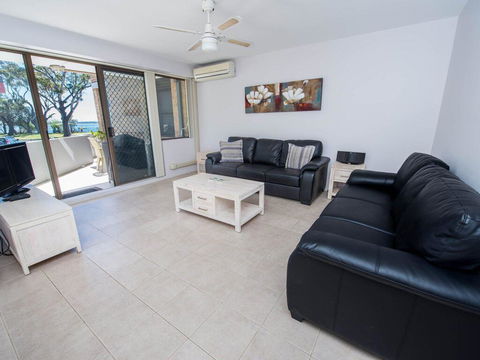 4 'Fleetwood' 63 Shoal Bay Rd - Air Conditioned Unit With Magnificent Water Views - Accommodation Port Macquarie 1