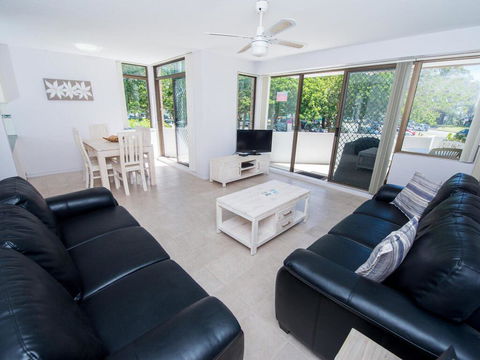 4 'Fleetwood' 63 Shoal Bay Rd - Air Conditioned Unit With Magnificent Water Views - Accommodation Port Macquarie 3
