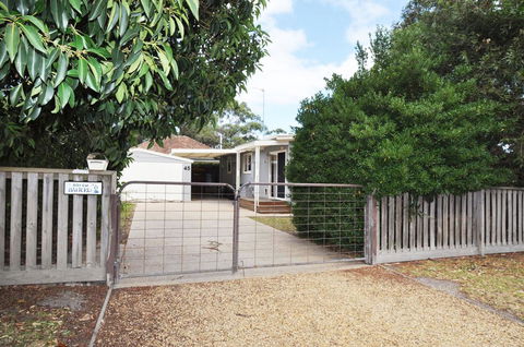 45 HALFORD - PET FRIENDLY - Accommodation Port Macquarie 0