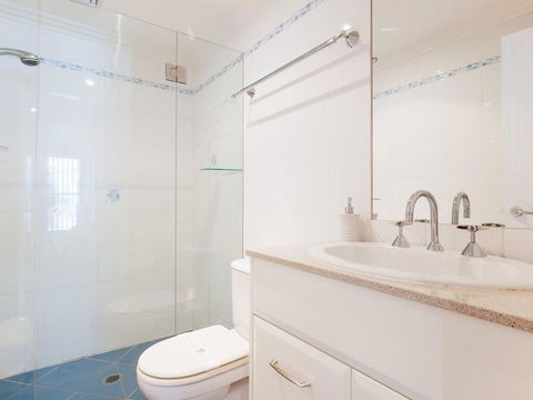 5 'The Outlook', 4 Ocean Parade - Overlooking Boat Harbour Beach And Ducted Air Conditioning - Accommodation Port Macquarie 2
