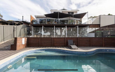 5 Bedroom With POOL And Studio Vues Relaxantes - Accommodation Port Macquarie 0