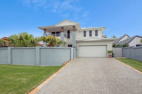 5 Star Water Front Luxury, Rooms Ava Gold Coast - Accommodation Port Macquarie 1