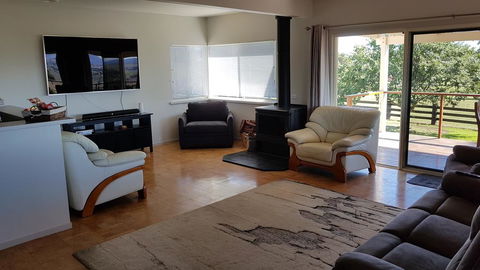 505 CONROD STRAIGHT MOUNT PANORAMA - Accommodation Port Macquarie 3