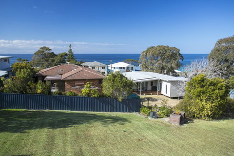 58 Lockhart Ave - Unlock Mollymook's Heart - Accommodation Port Macquarie 3