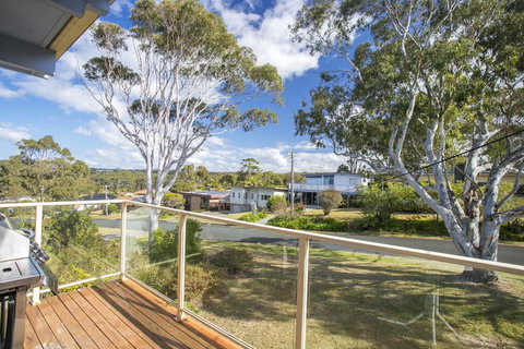 58 Lockhart Ave - Unlock Mollymook's Heart - Accommodation Port Macquarie 2