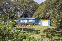 681 Murramarang Rd - Retro Beach Cottage