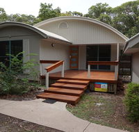7 Belle Court - Rainbow Shores Huge Beach House Ducted Air Con Pets Welcome - Accommodation Port Macquarie