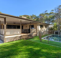 7 Ibis Court - Spacious family home with large outdoor area swimming pool  ample parking - Accommodation Port Macquarie