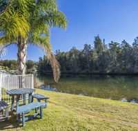 77 Lake Entrance Rd - Waterfront Wonder - Accommodation Port Macquarie