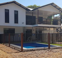 9 Ibis Court - pool beach volleyball air conditioning - Accommodation Port Macquarie