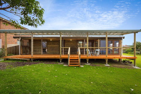98 Ocean Parade - Rustic Log Cabin - Accommodation Port Macquarie 0