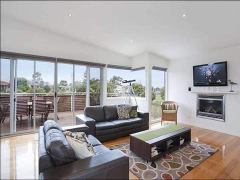 A Beautiful Beach House Torquay - Accommodation Port Macquarie 1