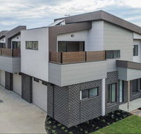A brand new private townhouse - Accommodation Port Macquarie