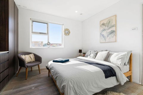 A Bright & Comfy Beach Studio, 5min Walk To Bondi Beach - Accommodation Port Macquarie 0