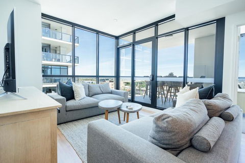 A Cut Above The West - Pool - Rooftop Bar - Gym - Wifi - Accommodation Port Macquarie 1