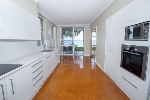 A Foreshore - Salamander Bay - Accommodation Port Macquarie 0