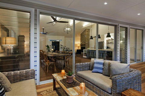 A Home Like Few Others - Accommodation Port Macquarie 1