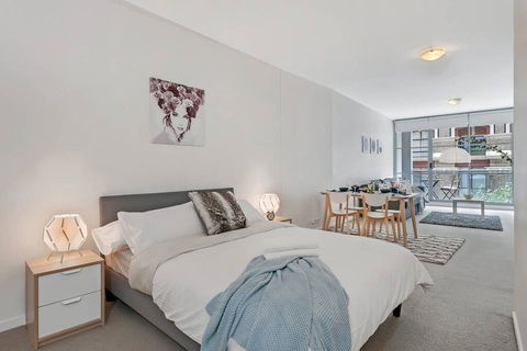 A Modern & Stylish Studio Near Darling Harbour - Accommodation Port Macquarie 1