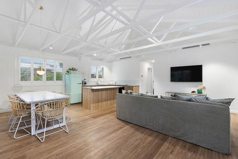 A PERFECT STAY - Sunset Beach - Summer Breeze - Accommodation Port Macquarie 0