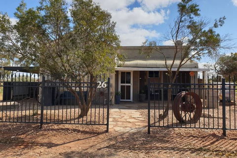 A Real Bush Retreat. Kangas, Emus & Starry Skies. - Accommodation Port Macquarie 0