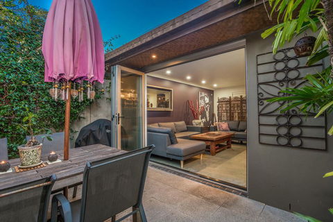 A SWEET ESCAPE - Brandon St Beach & Spa - Accommodation Port Macquarie 0