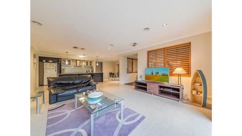 A TOUCH OF CLASS - PET FRIENDLY (OUTSIDE ONLY) - Accommodation Port Macquarie 2