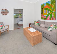 A Touch of the Bahamas on McKenzie MK3 - Accommodation Port Macquarie