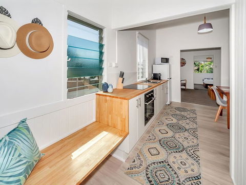 A Touch Of The Bahamas On McKenzie MK3 - Accommodation Port Macquarie 3