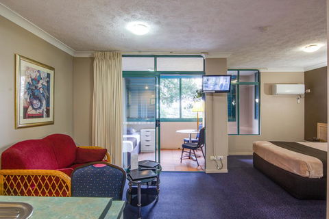 AAA Airport Albion Manor Apartments And Motel - Accommodation Port Macquarie 3