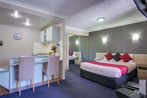AAA Airport Albion Manor Apartments And Motel - Accommodation Port Macquarie 0