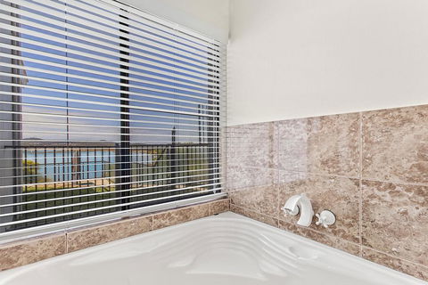 Above And Beyond - Beautiful Home With Pool - Accommodation Port Macquarie 2