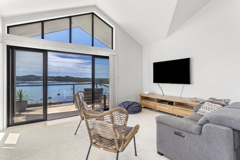 Above And Beyond - Beautiful Home With Pool - Accommodation Port Macquarie 1