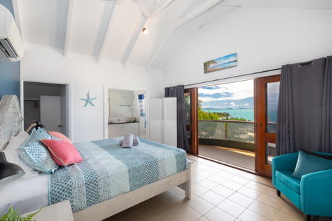 Absolute Airlie - Accommodation Port Macquarie 3