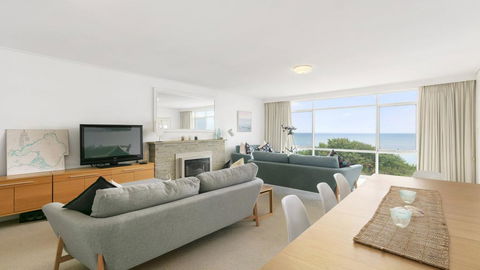 ABSOLUTE BEACHFRONT - FRANKSTON - Accommodation Port Macquarie 0