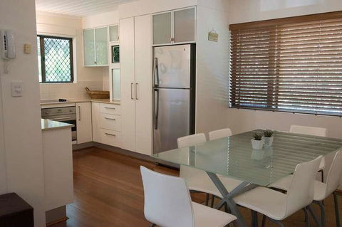 Absolute Beachfront - Mooloolaba - Accommodation Port Macquarie 1