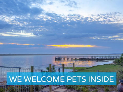 Absolute Water Frontage W/ Jetty + Boat Ramp - Accommodation Port Macquarie 0