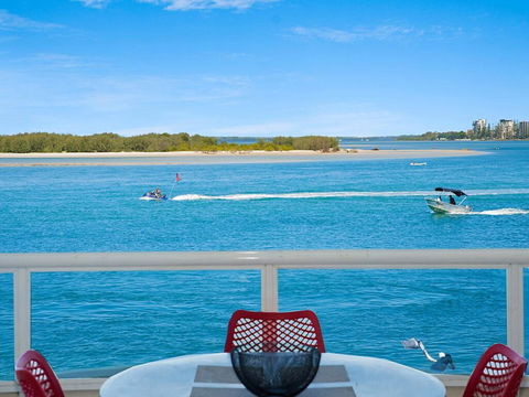 Absolute Waterfront On The Pumicestone Passage - Accommodation Port Macquarie 1