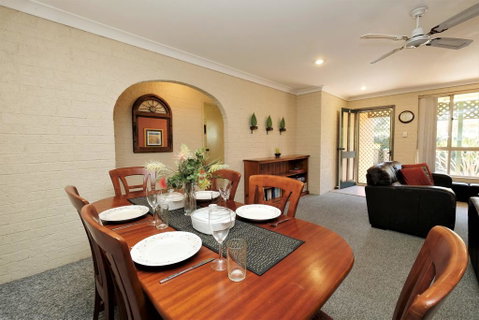 ACACIA - WEEKLY ONLY - Accommodation Port Macquarie 1