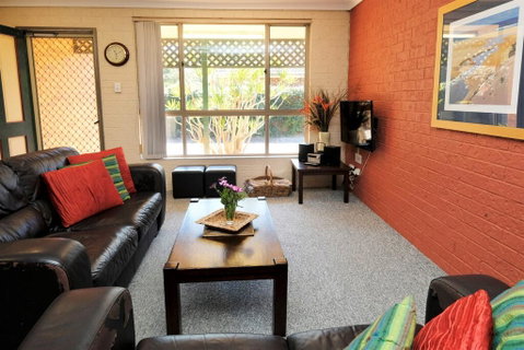 ACACIA - WEEKLY ONLY - Accommodation Port Macquarie 3