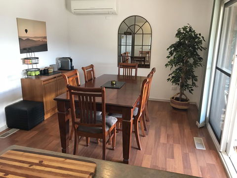 Acacia House - Central Healesville - Yarra Valley - Accommodation Port Macquarie 2