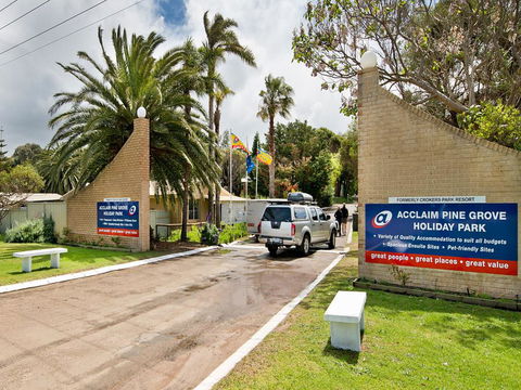 Acclaim Pine Grove Holiday Park - Accommodation Port Macquarie 0