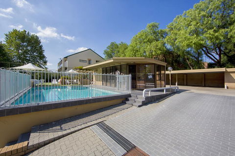 Accommodate Canberra - Kingston Court - Accommodation Port Macquarie 2
